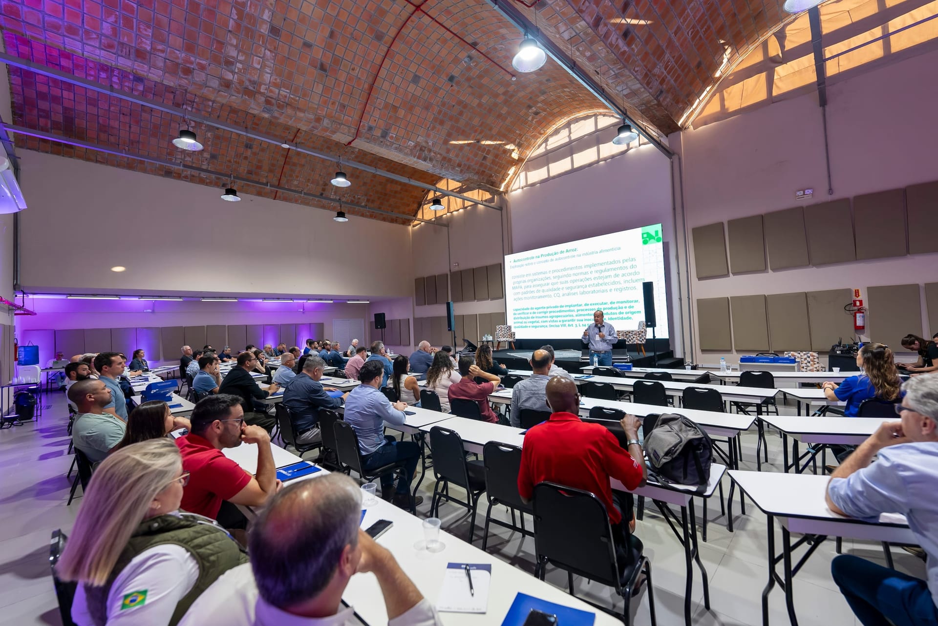 Público em um evento técnico da Grano Educação.